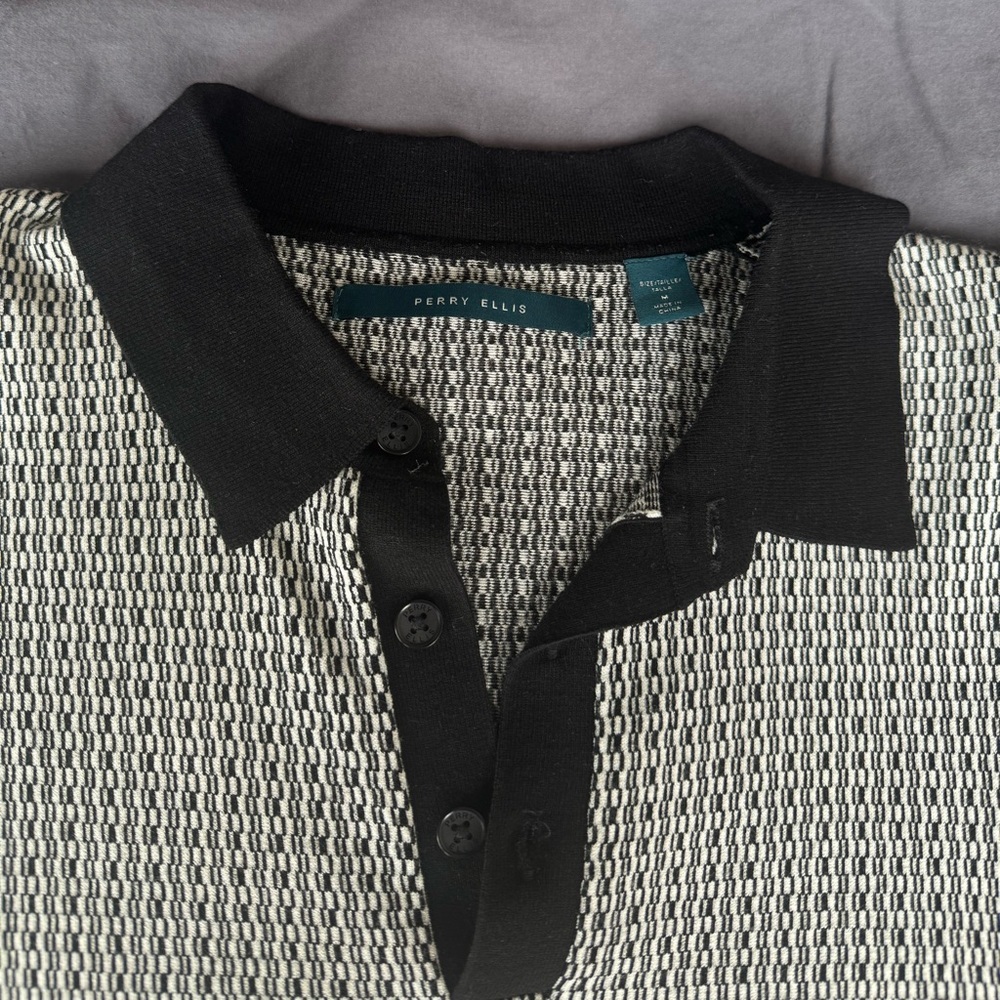 Perry Ellis Geometric Pattern Polo Sweater - Picture 3 of 4